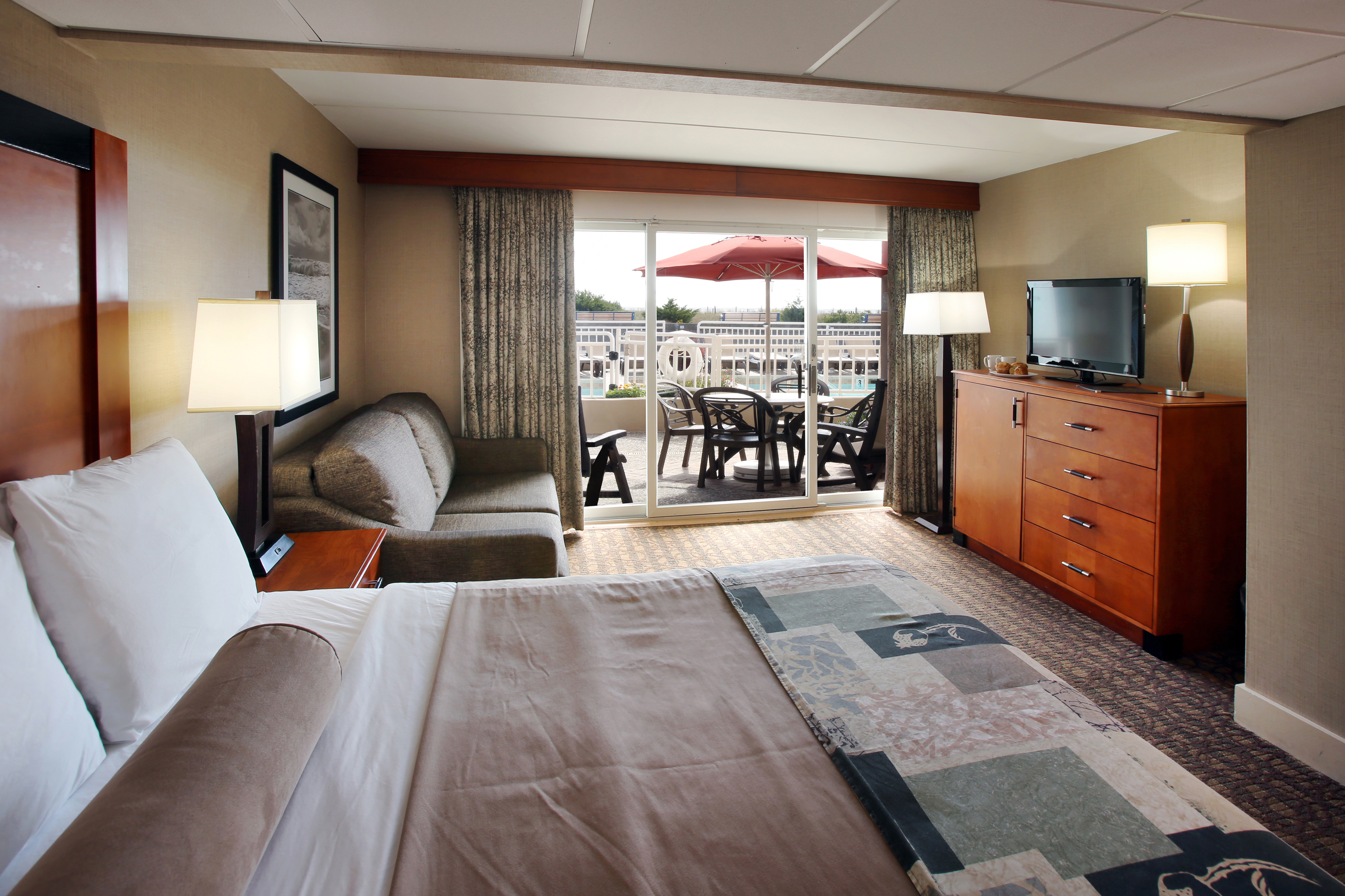 Cape May Oceanfront Hotels  Montreal Beach Resort