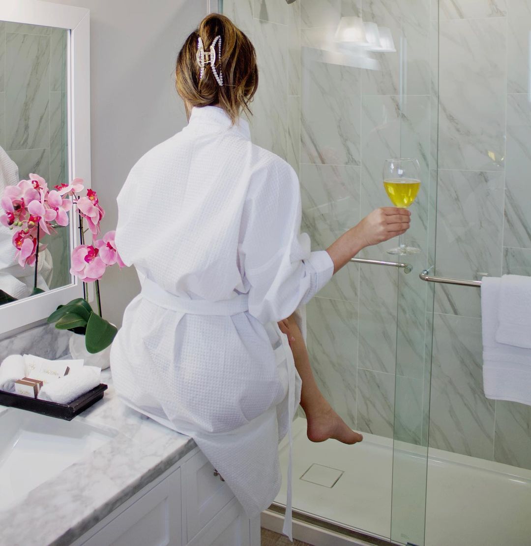 Montreal Beach Resort bathroom