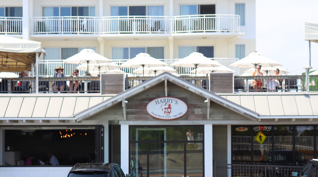 Harry’s Voted Top 10 Beach Bar in the US by USA Today!