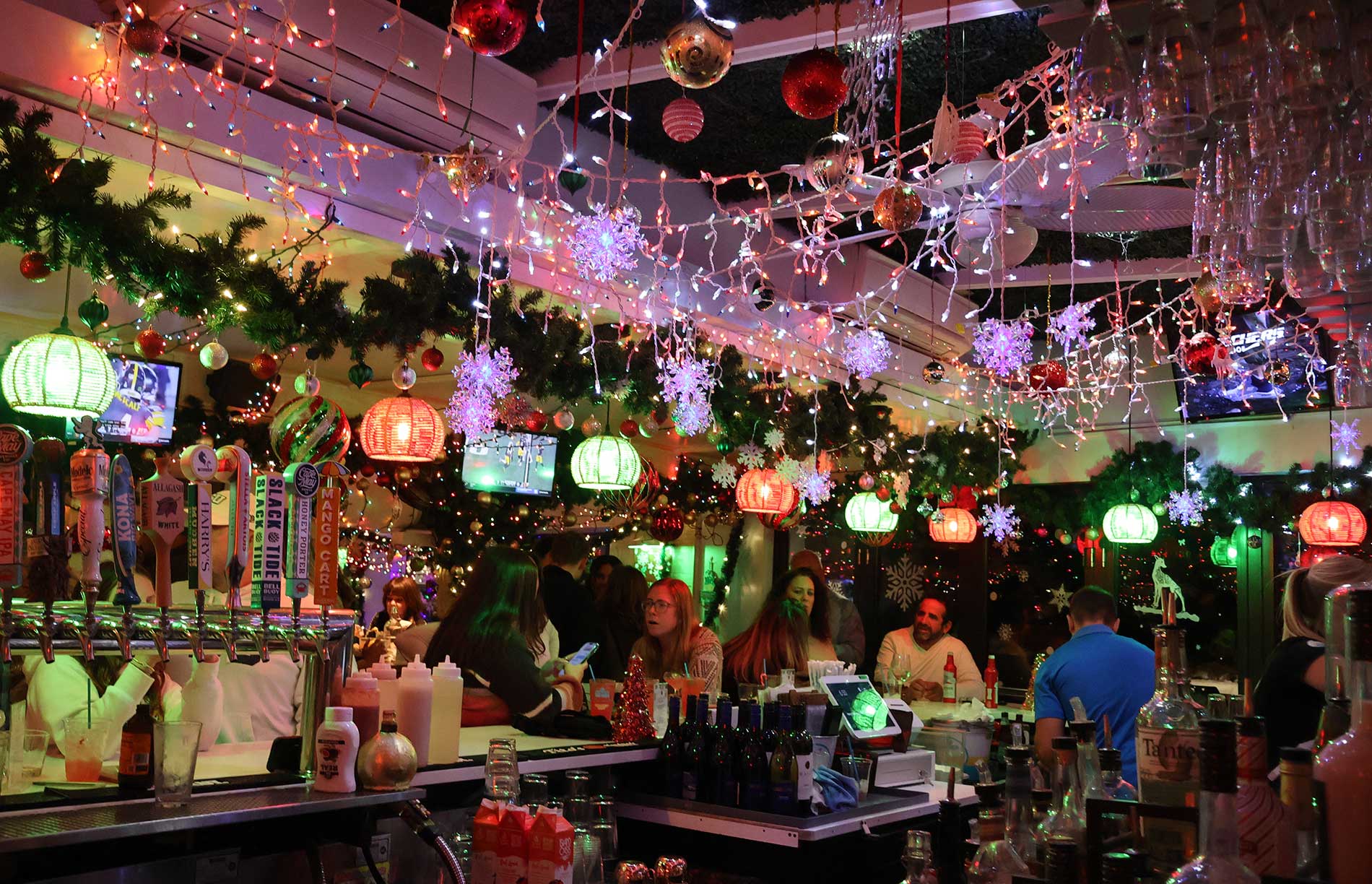 HARRY’S JINGLE BAR